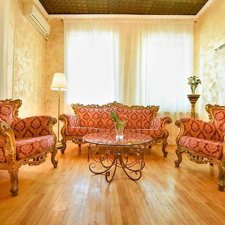 בוקרשט The Museum - Wonderful Super Central Apartment מראה חיצוני תמונה