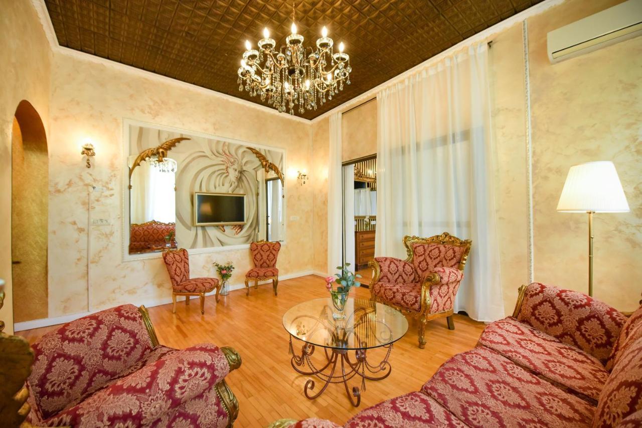 בוקרשט The Museum - Wonderful Super Central Apartment מראה חיצוני תמונה