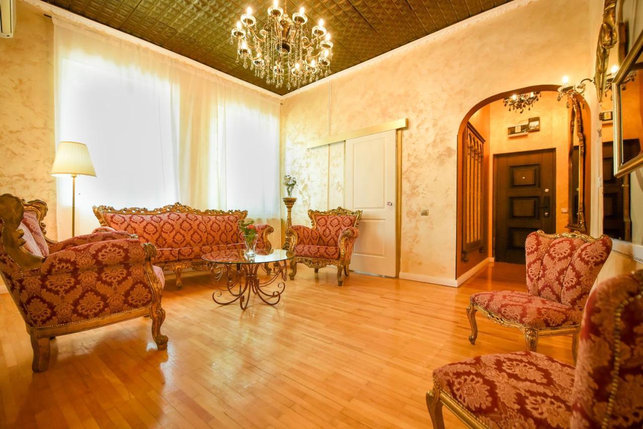 בוקרשט The Museum - Wonderful Super Central Apartment מראה חיצוני תמונה