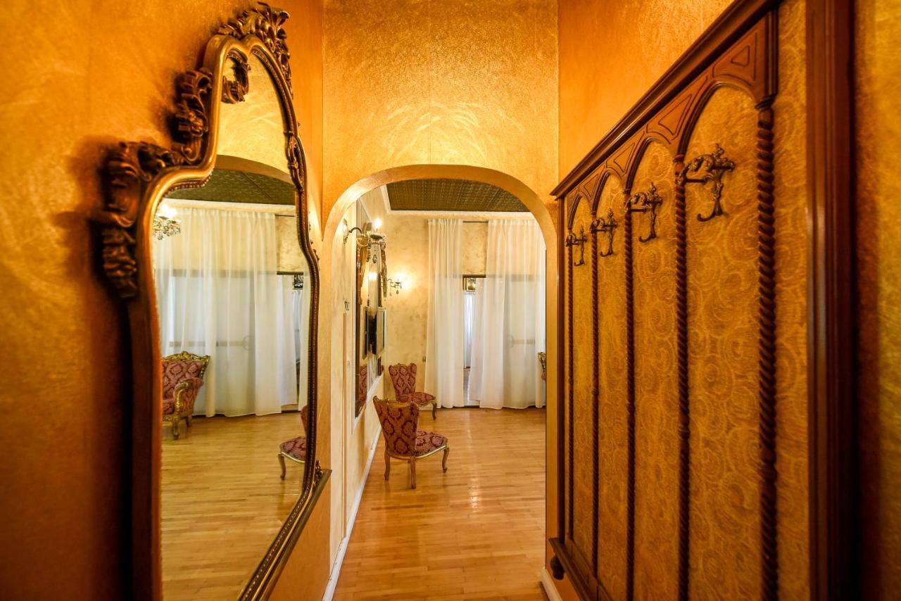 בוקרשט The Museum - Wonderful Super Central Apartment מראה חיצוני תמונה